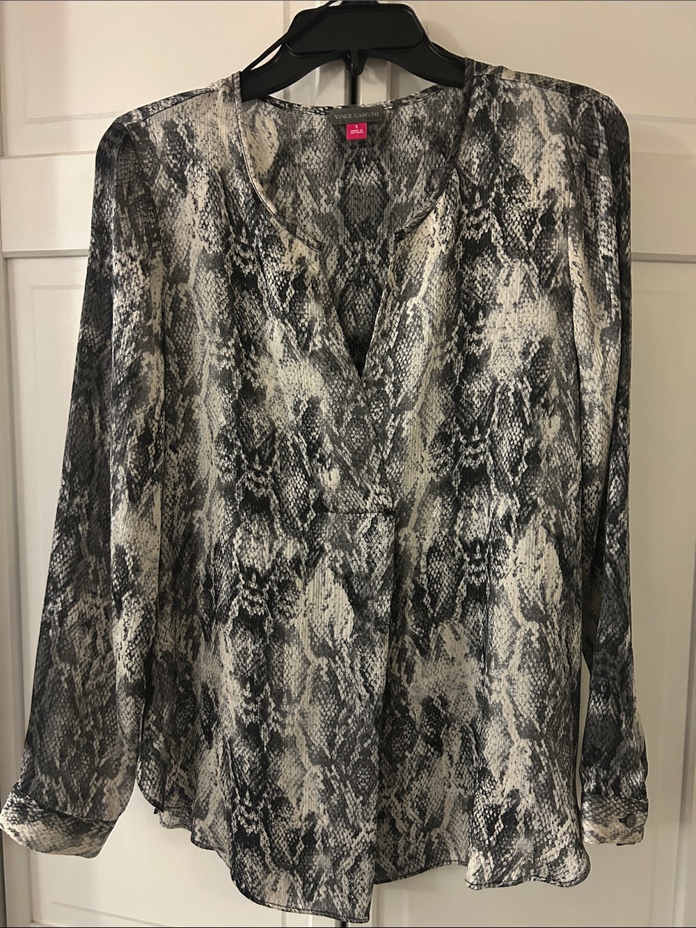 Vince Camuto Women's Snake Print Long-Sleeve V-Neck Blouse